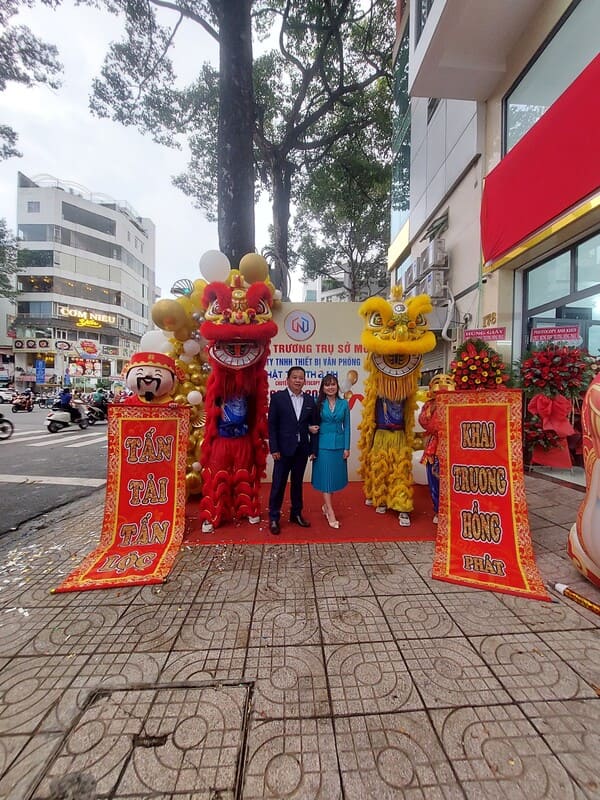 Khai truong Nhat Tien Thanh 01