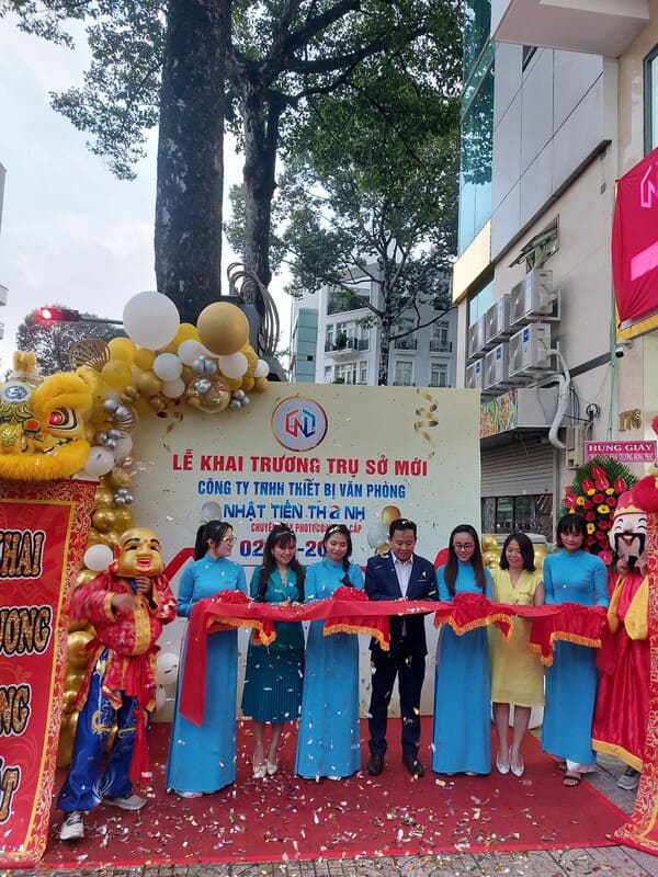 Khai truong Nhat Tien Thanh 012