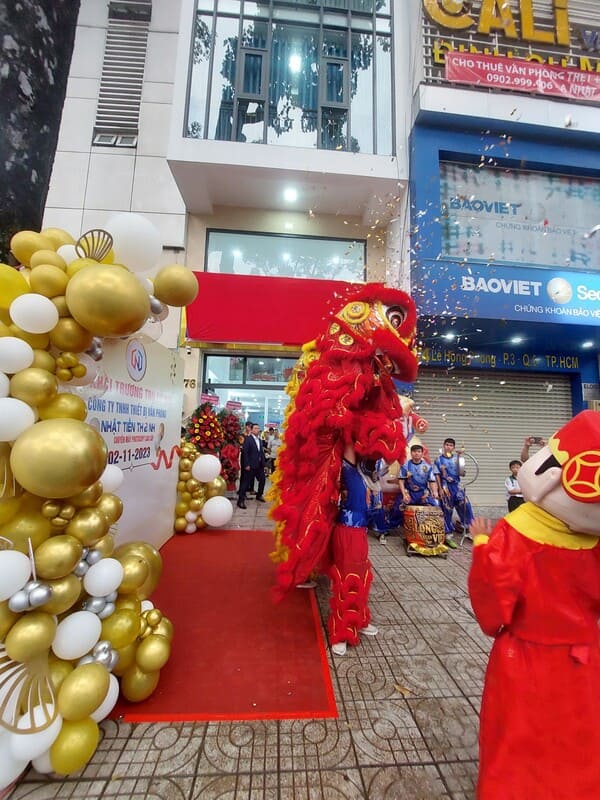 Khai truong Nhat Tien Thanh 05